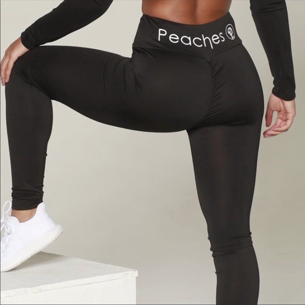 Peaches booty scrunch leggings.